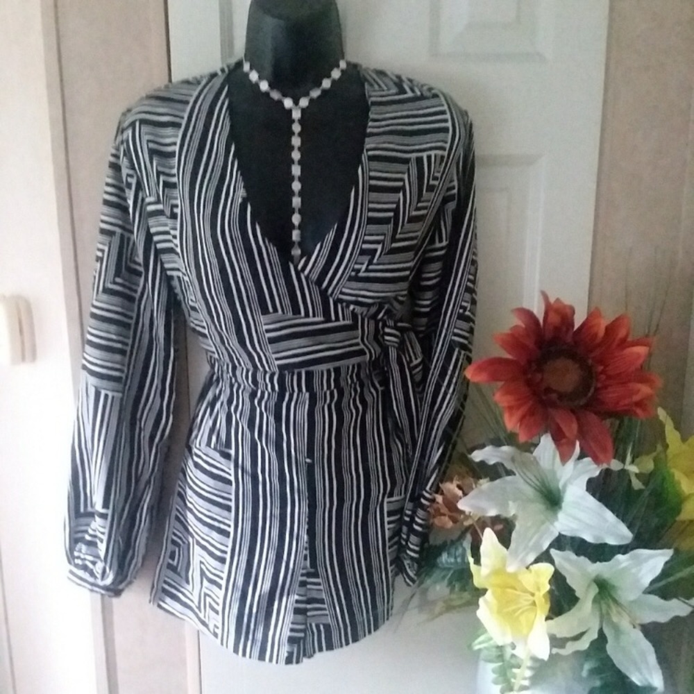 NWT Gorgeous Wrap Front Summer Romper never worn